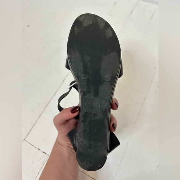 Black Strappy Platforms (Topshop) - Picture 8 of 11